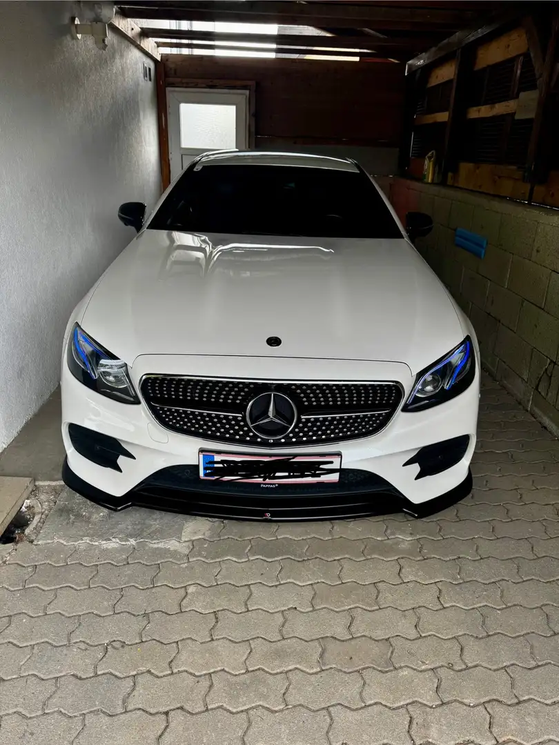 Mercedes-Benz E 220 d Aut. AMG Line Weiß - 2