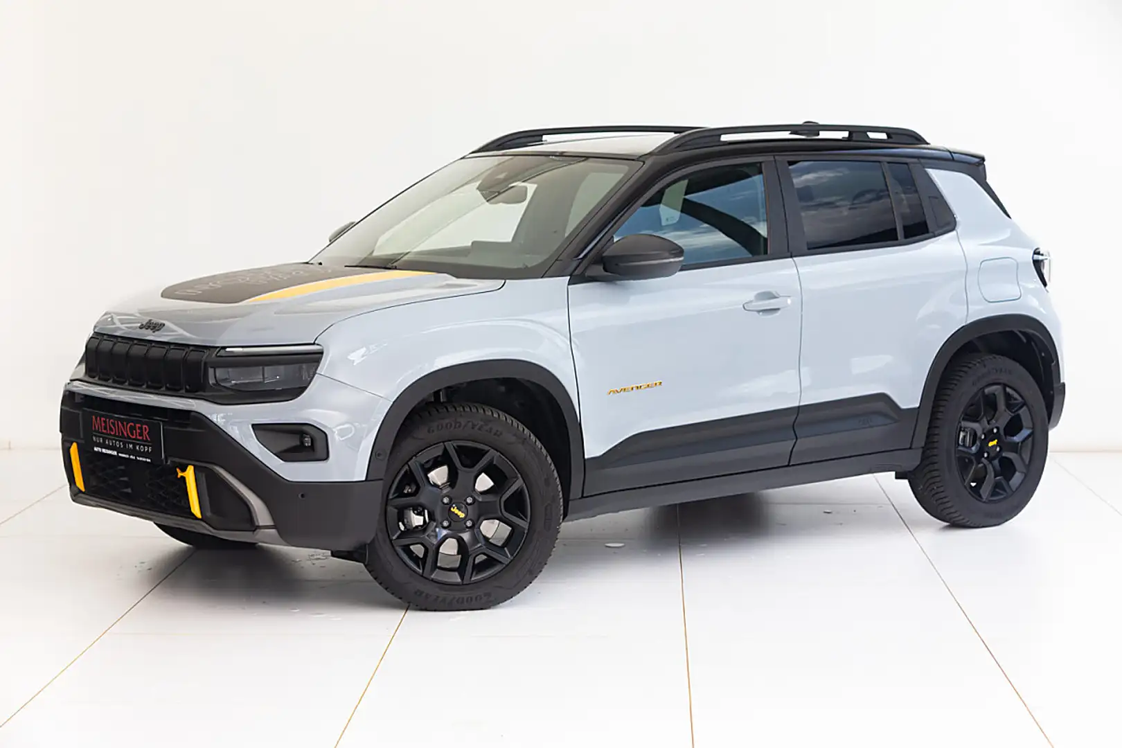 Jeep Avenger 1.2 T3 e-Hybrid 4xe The North Face e-DCT6 Grau - 1