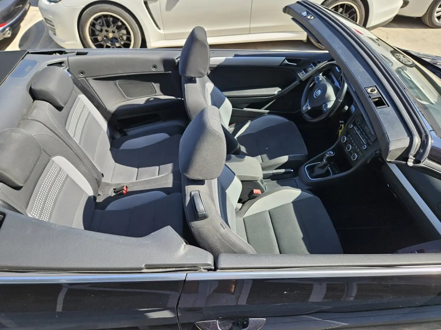 Volkswagen Golf Cabrio 1.6TDI CR BMT 105 Noir - 2