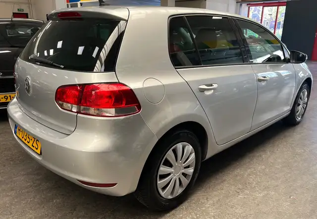 Volkswagen Golf view 3