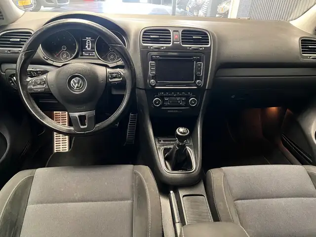 Volkswagen Golf view 2