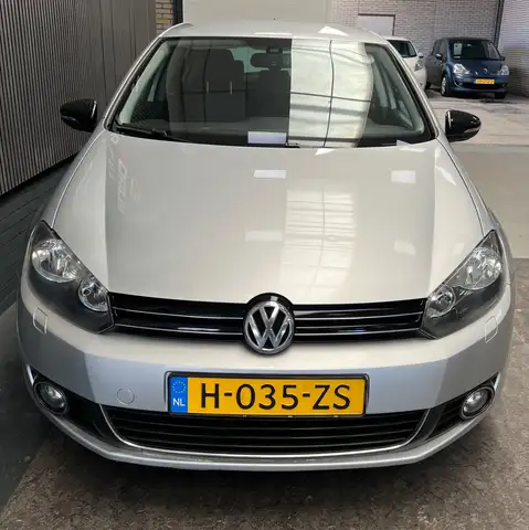 Volkswagen Golf view 4