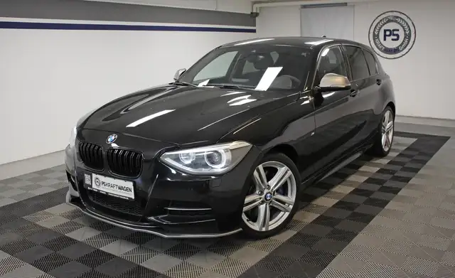 BMW 135 i XENON TEMPOMAT NAVI SHZ ALCANT. SCHALTER !