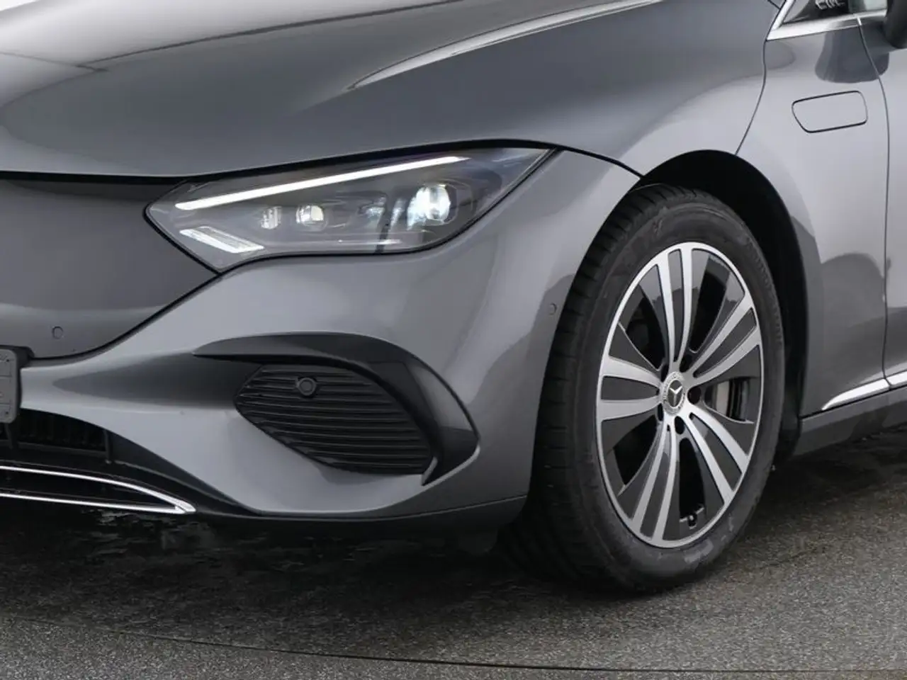 Mercedes-Benz EQE 300 ELEC-ART-PREMIUM PANO 10°HAL WINTER 360° 3