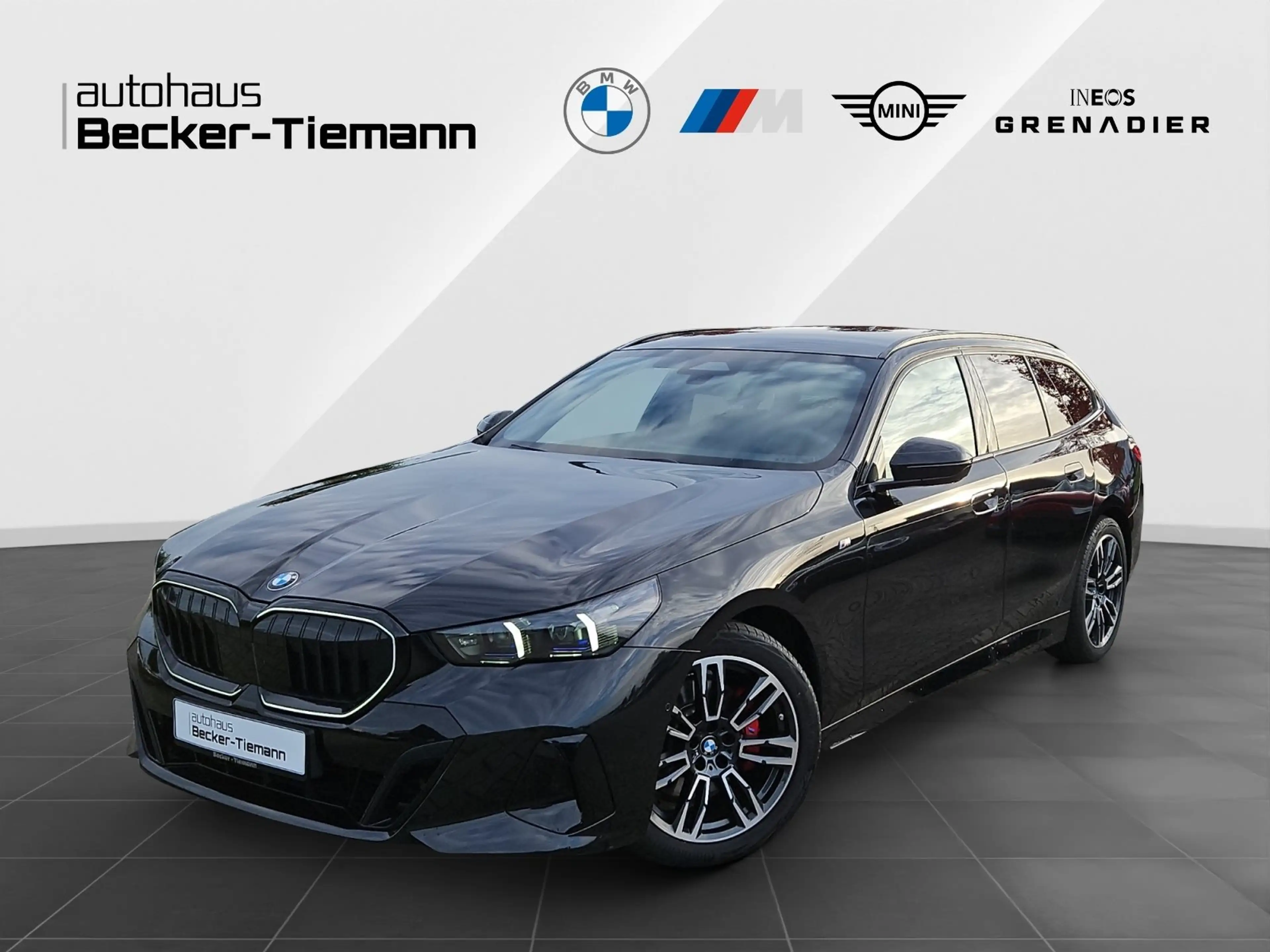 BMW 520 d Touring M Sport Pro/IconicGlow/B&W Souround/AHK