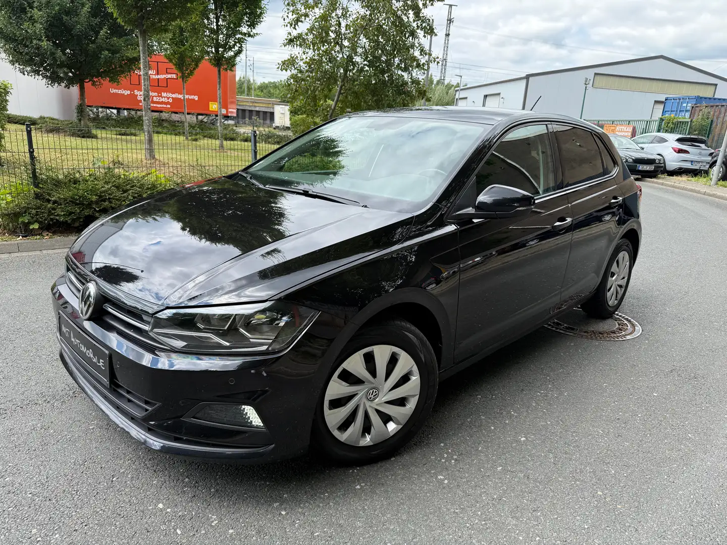 Volkswagen Polo Comfortline*5Türer*Klimaautomatik*Tüv04/2027 Schwarz - 1