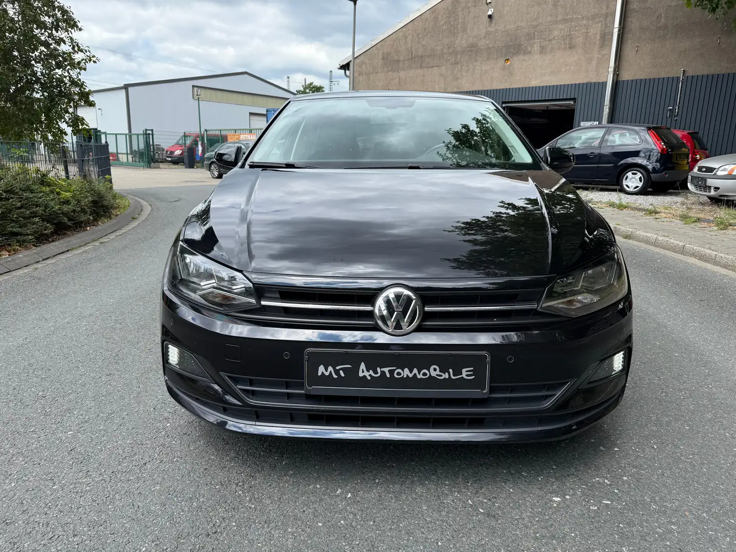 Volkswagen Polo Comfortline*5Türer*Klimaautomatik*Tüv04/2027 Schwarz - 2