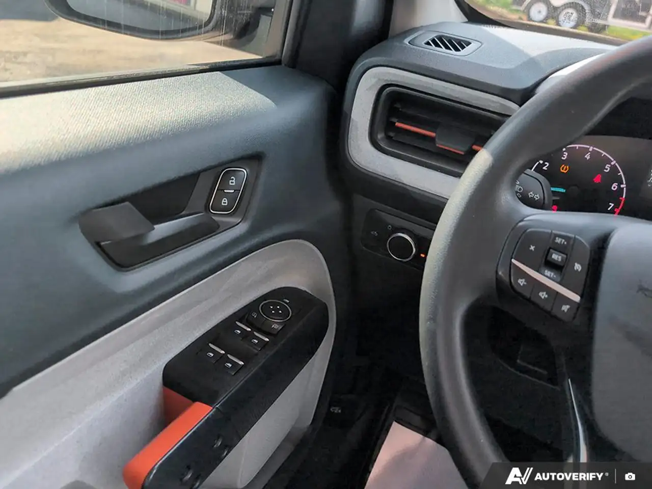 Ford Maverick снимка Ford Maverick