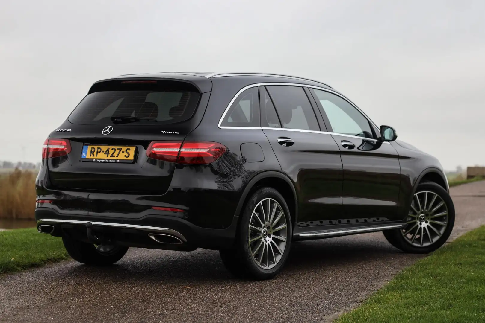 Mercedes-Benz GLC 250 4MATIC AMG ✅ Leder ✅ Burmester ✅ LED Noir - 2