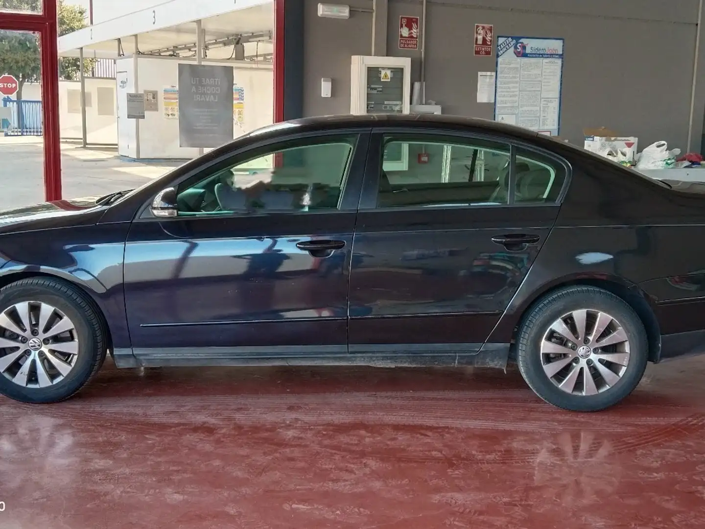 Volkswagen Passat Variant 1.9TDI Trendline - 1