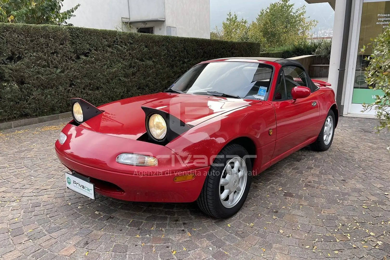 Mazda MX-5 MX-5 1.6i 16V cat crvena - 1