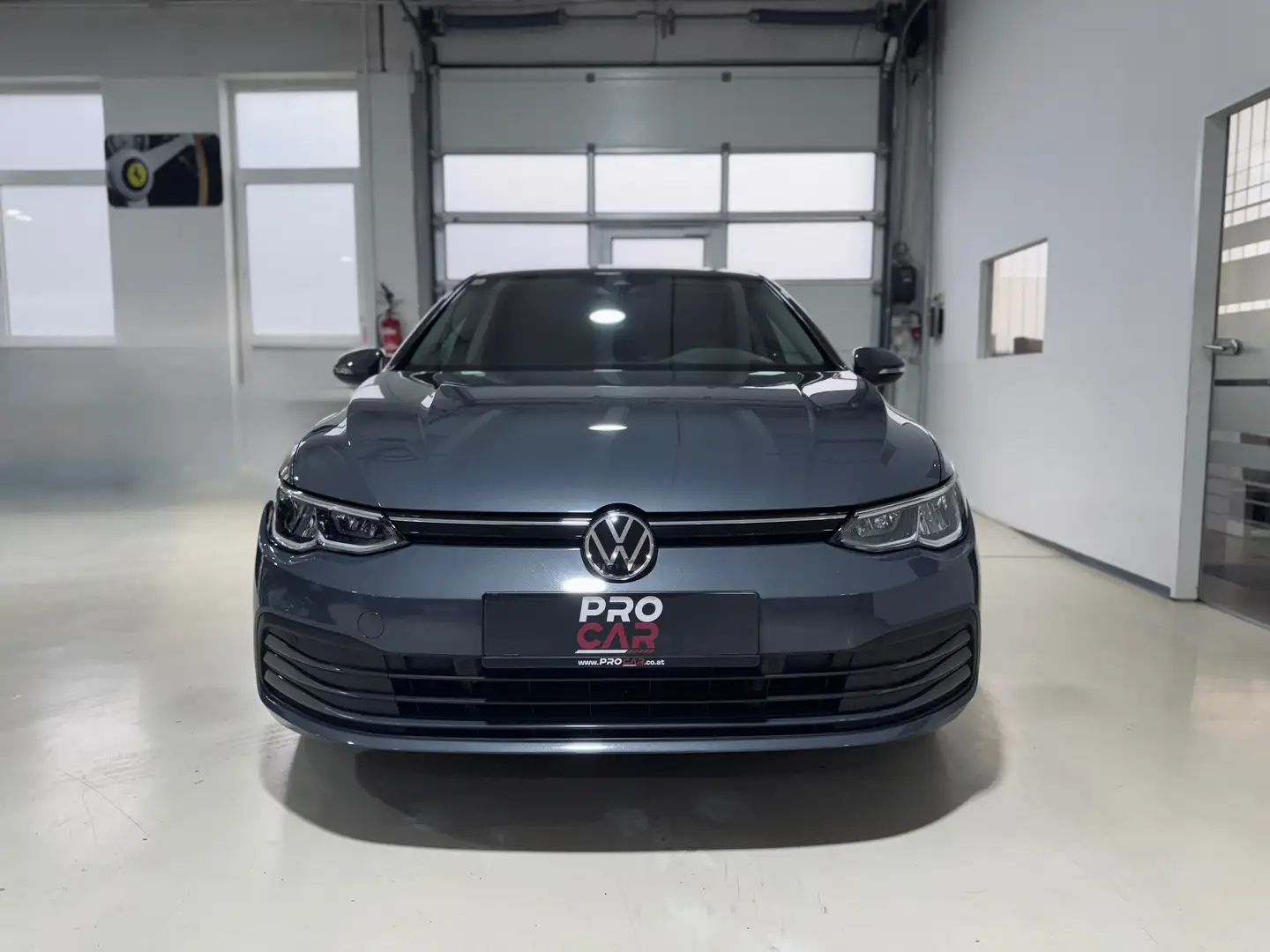 Volkswagen Golf 2.0 TDI DSG Life Grau - 2