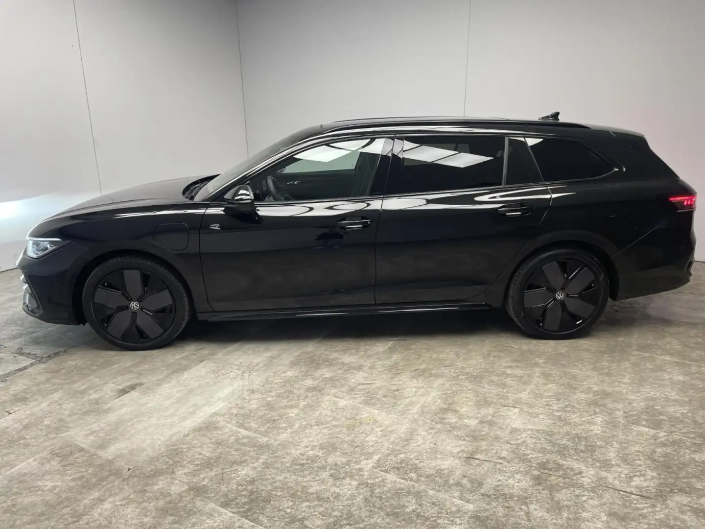 Volkswagen Passat Variant 1.5 TSI DSG eHybrid R-Line Klima Navi Schwarz - 2