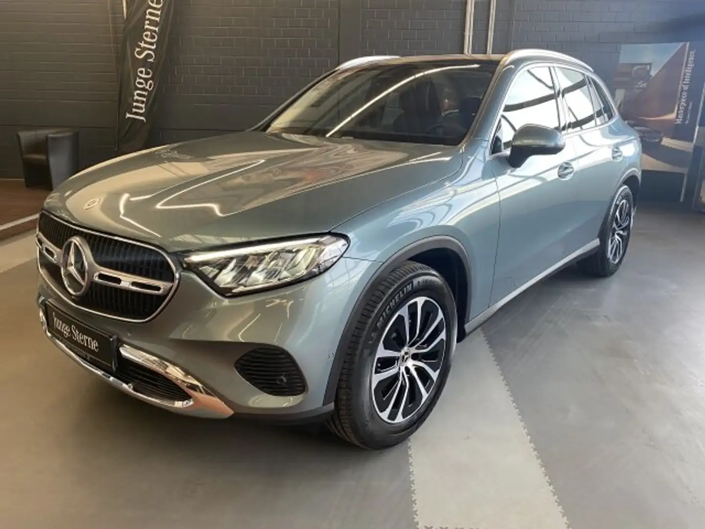 Mercedes-Benz GLC 200 GLC 200 4M Avantgarde Adv.+ LED Panorama Memory Silber - 2