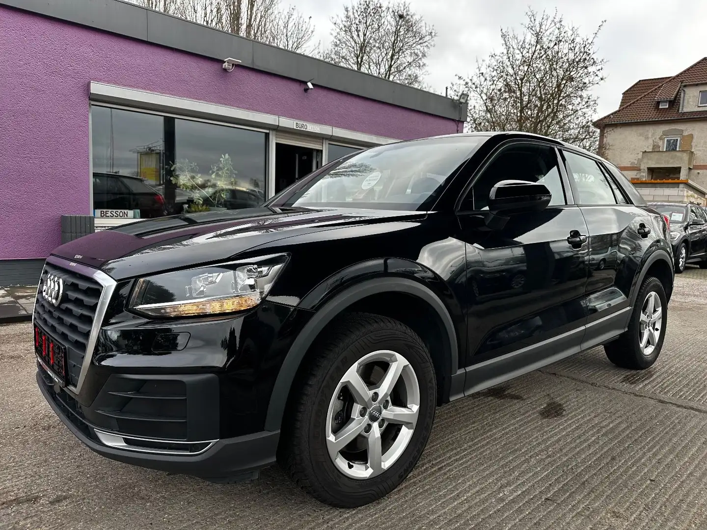 Audi Q2 basis ultra "Navi"HU/AU+Service Neu" Noir - 1