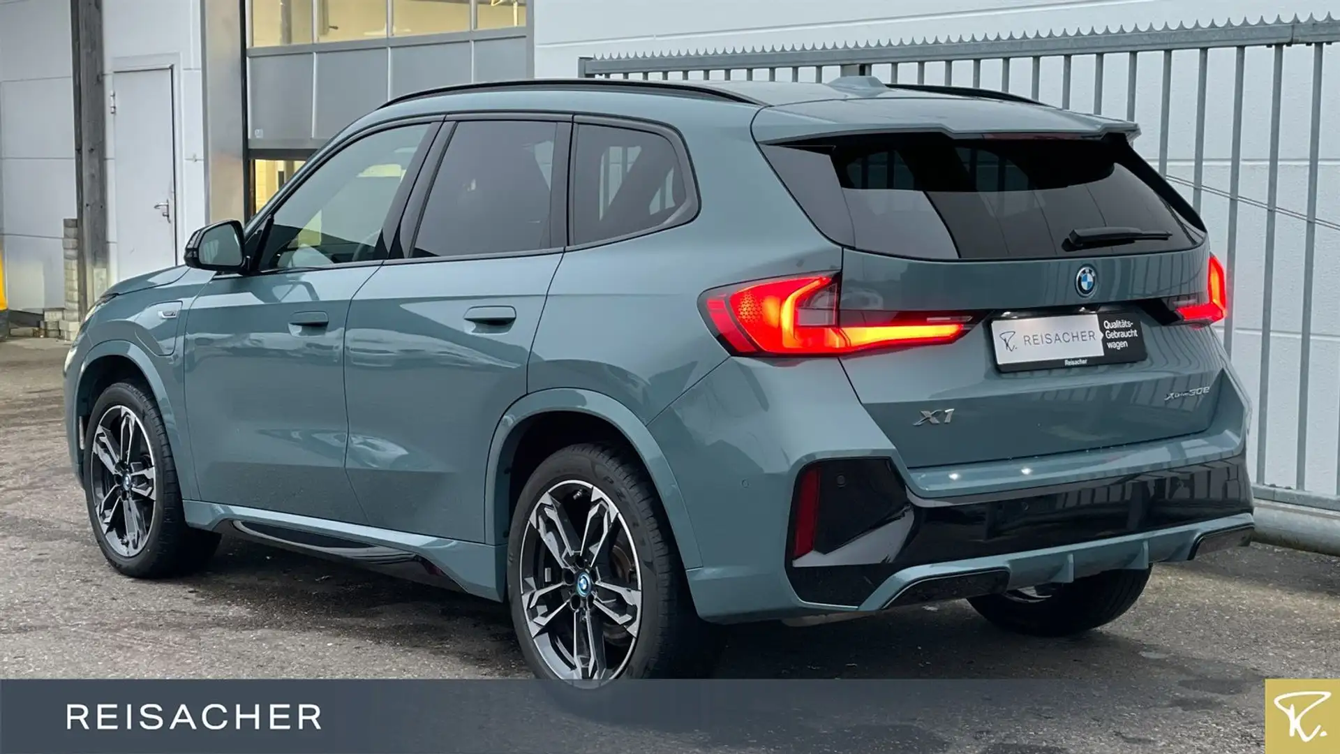 BMW X1 xDrive30e A M-Sport,Pano,DA+,PA+,ACC,HUD Grün - 2