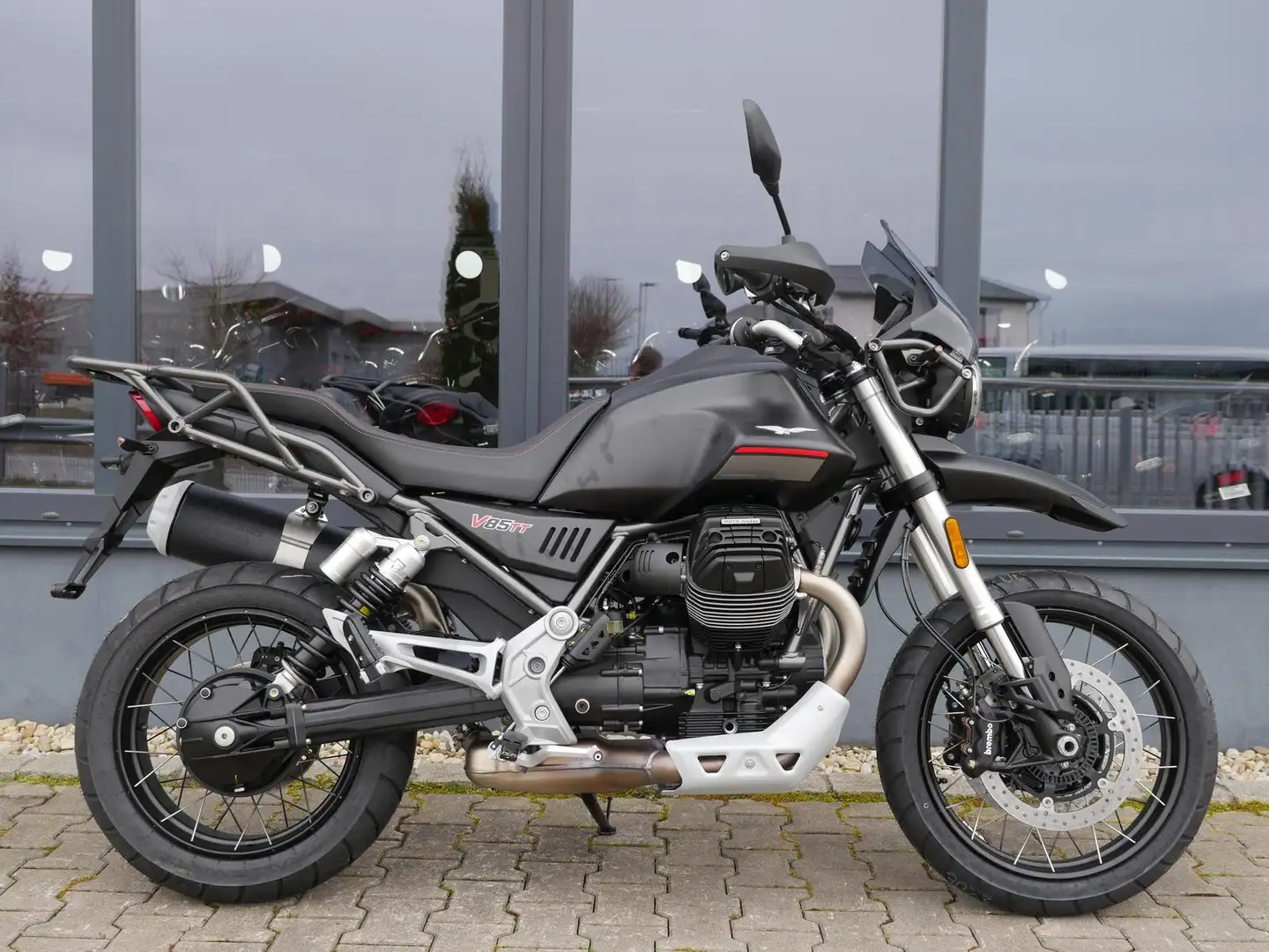 Moto Guzzi V 85 TT - 2022/2023 - Lager - beide Farben - 2