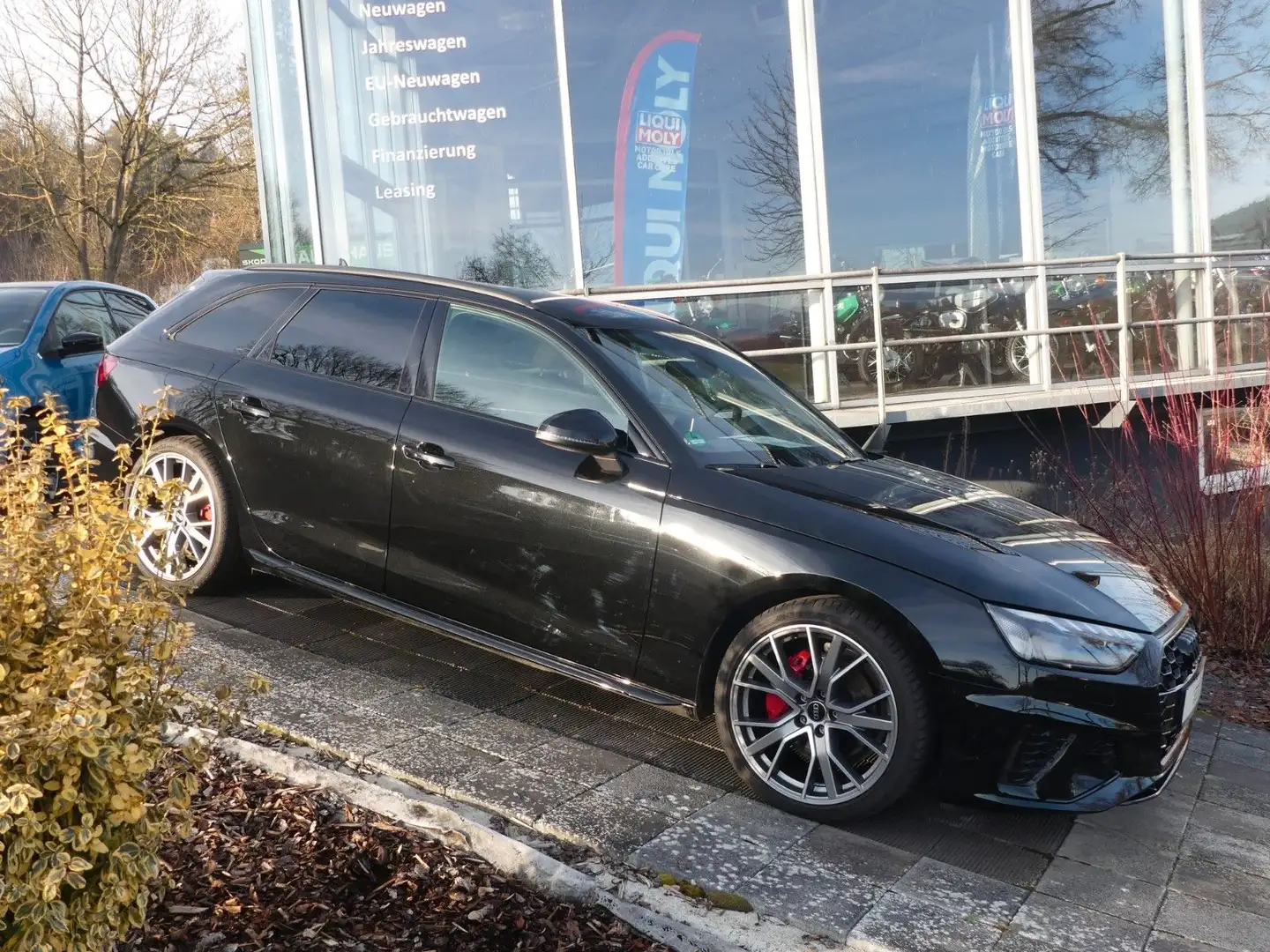 Audi A4 Avant 40 TFSI S line, Sitzheiz, Navi, LED Noir - 1