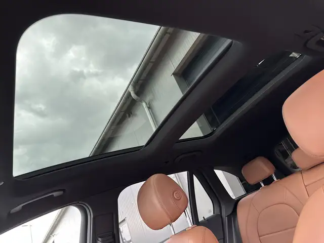 Mercedes-Benz 300 view 10