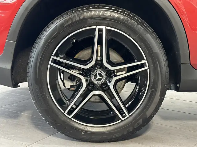 Mercedes-Benz 300 view 3