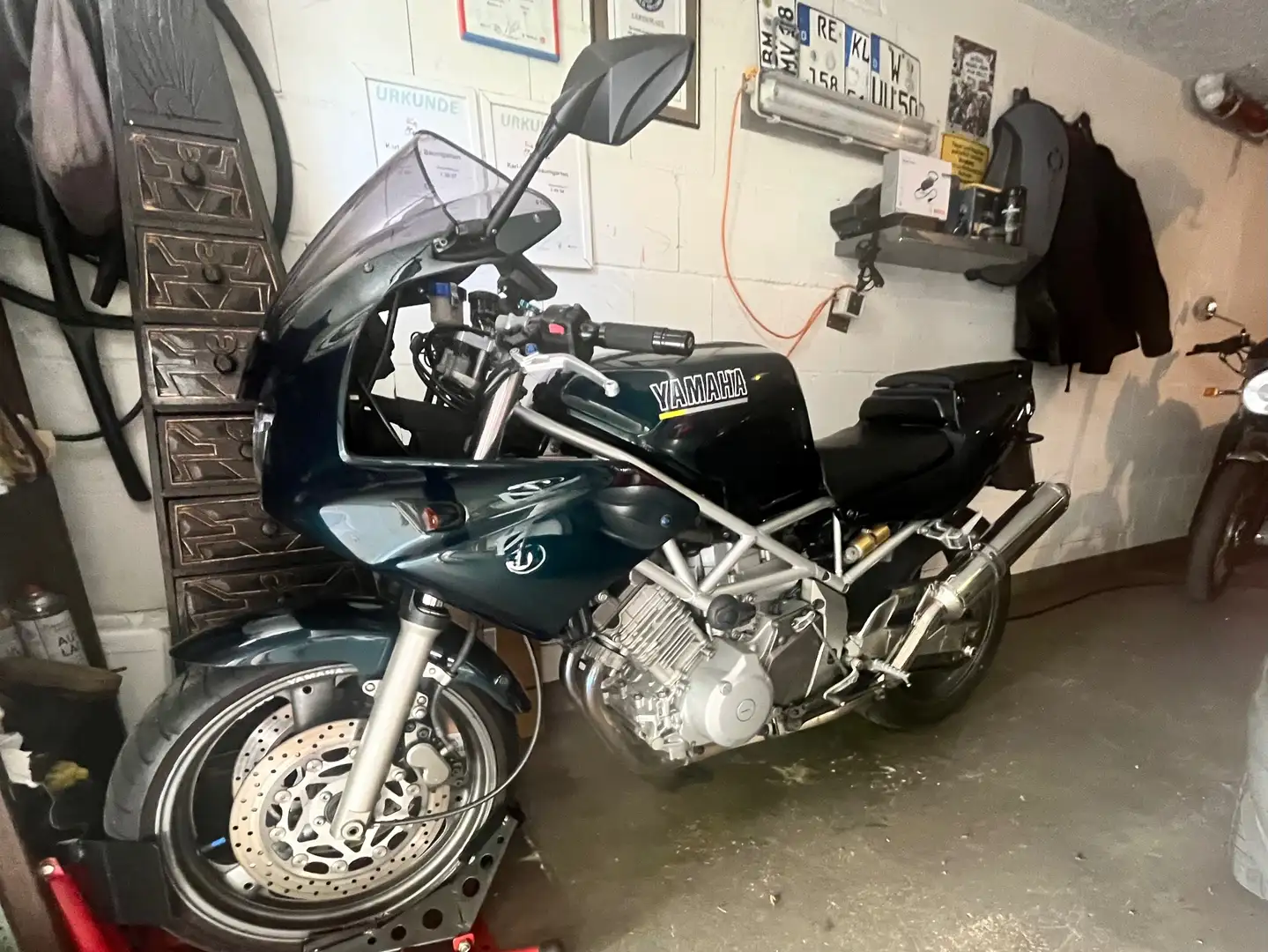 Yamaha TRX 850 Verde - 1