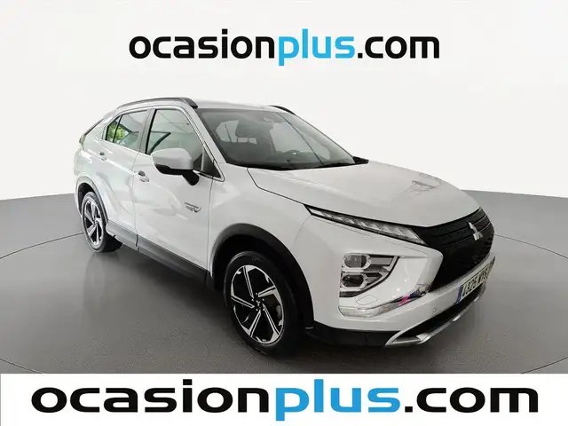 Mitsubishi Eclipse Cross view 2