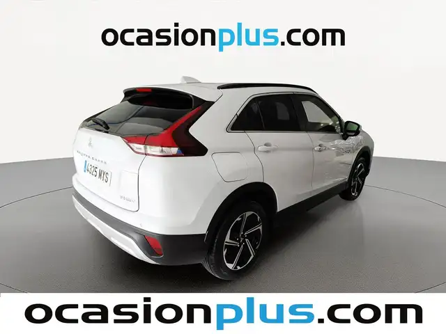 Mitsubishi Eclipse Cross view 4