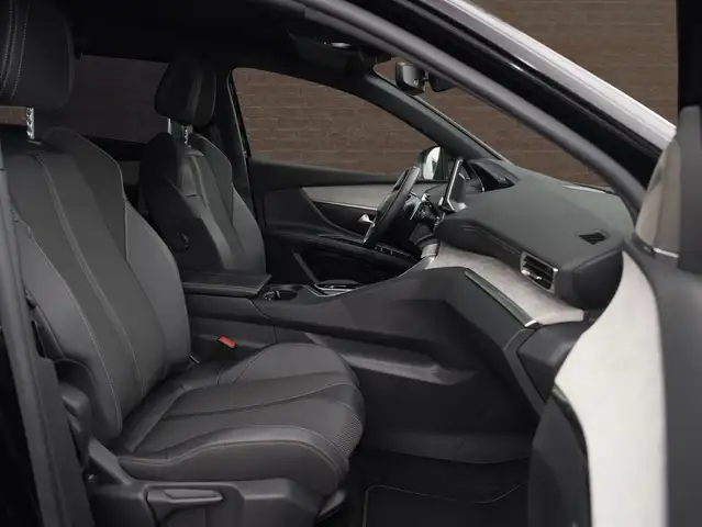 Peugeot 5008 view 8