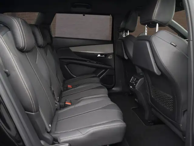Peugeot 5008 view 9