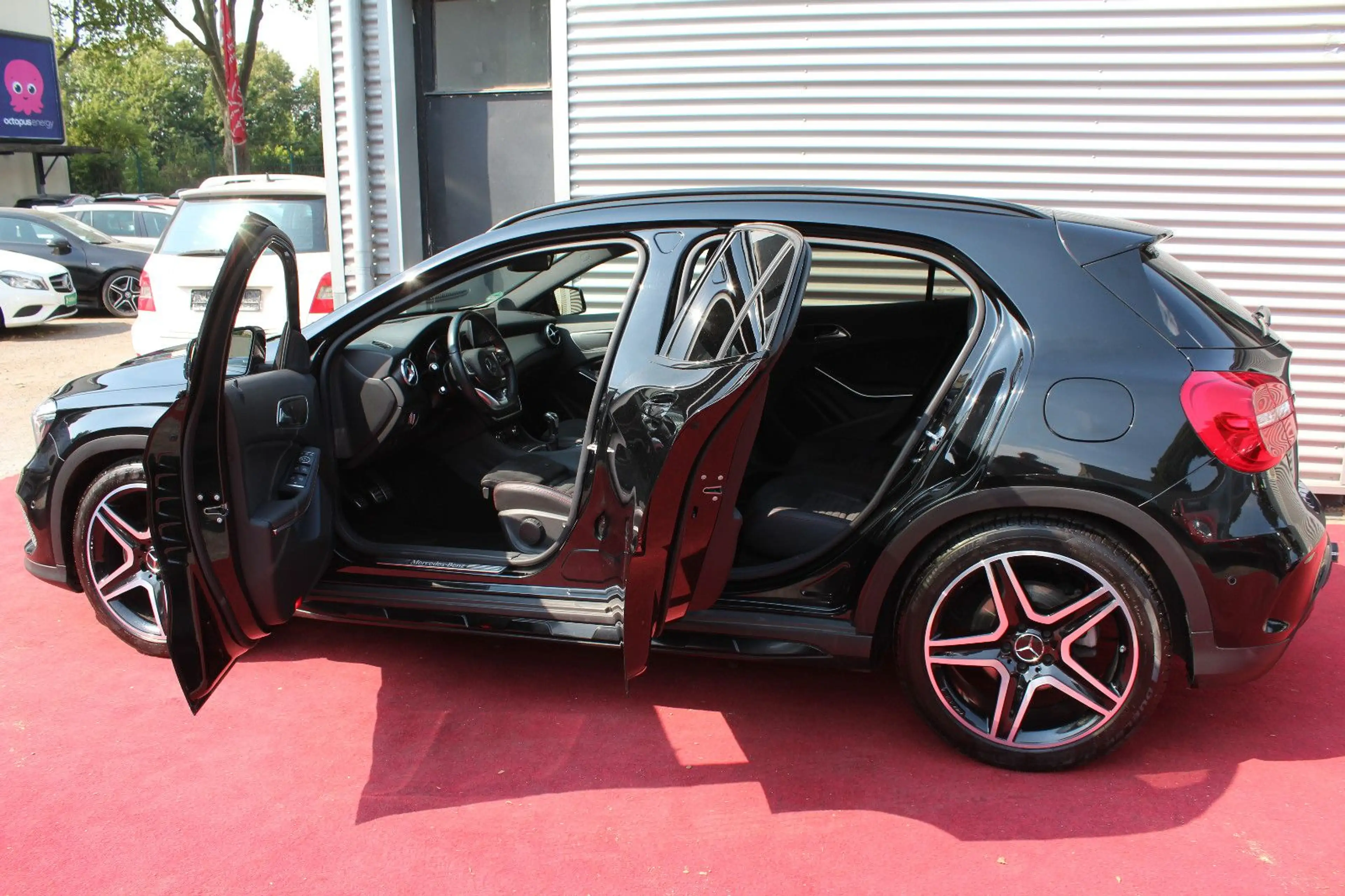 Mercedes-Benz GLA 200 AMG-STYLING NIGHT AHK PDC NAVI 19.ZOLL — photo 10