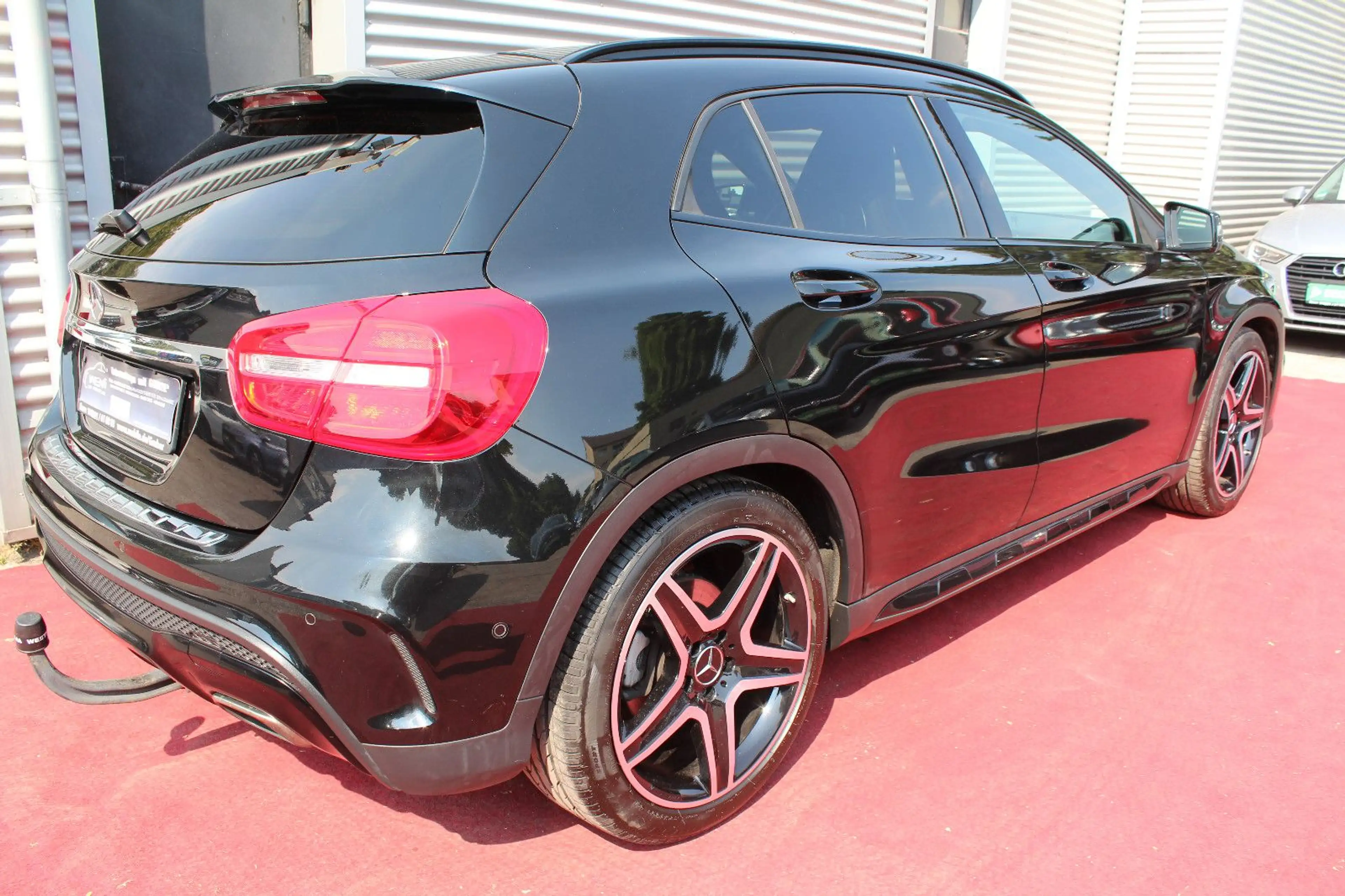 Mercedes-Benz GLA 200 AMG-STYLING NIGHT AHK PDC NAVI 19.ZOLL — photo 6