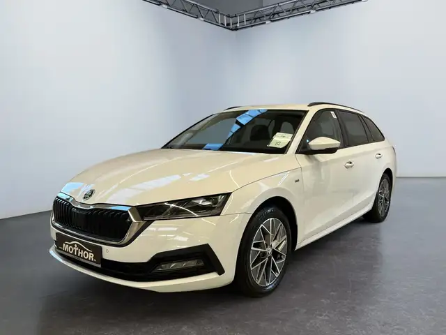 Skoda Octavia view 2