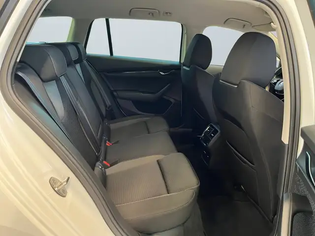 Skoda Octavia view 13