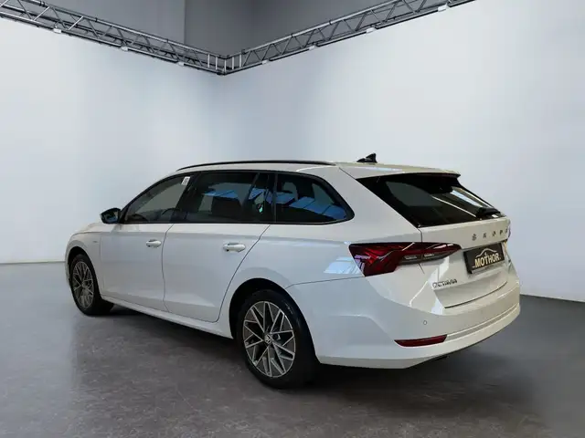 Skoda Octavia view 6