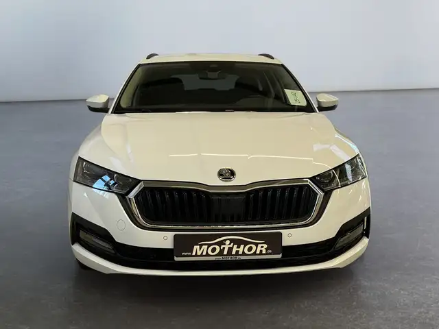 Skoda Octavia view 8