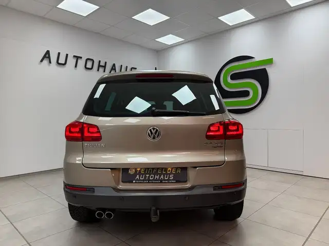 Volkswagen Tiguan view 6