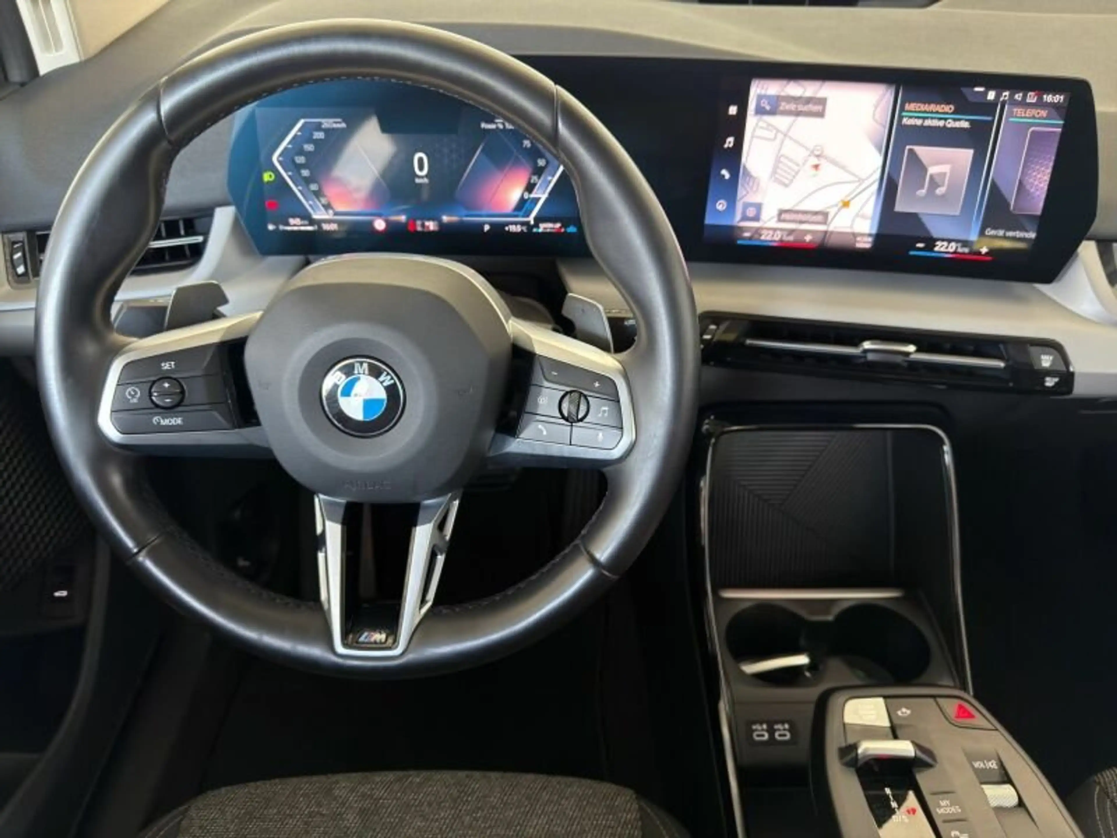 BMW 220 i Active Tourer Navi/LED/RFK/SHZ/Apple — photo 3
