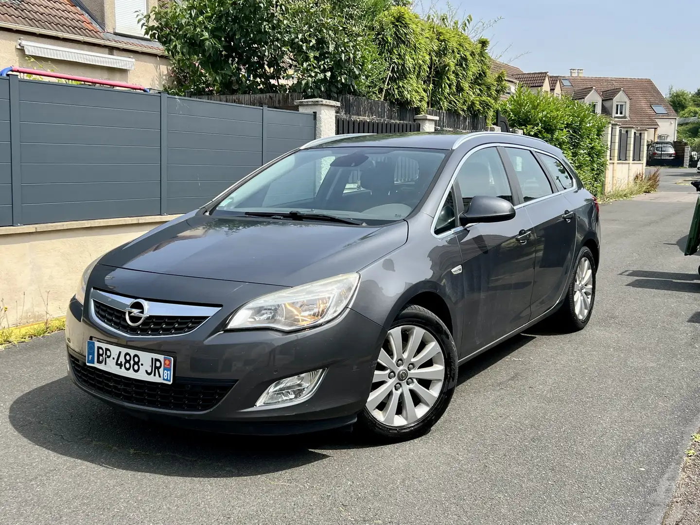 Opel Astra Sports Tourer 2.0 CDTI 165 ch FAP Start/Stop Cosmo - 2