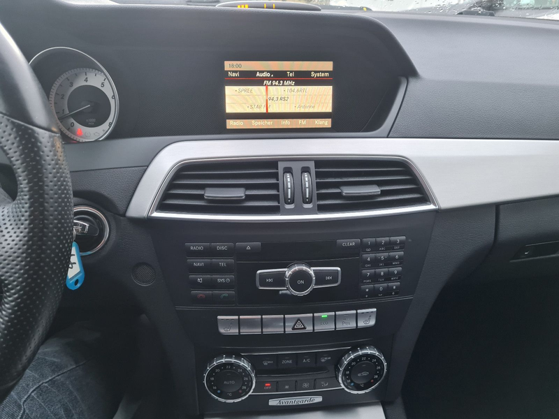 Mercedes-Benz C 200 T CGI Avantgarde Automatrik 7G-T 1.HAND — photo 9