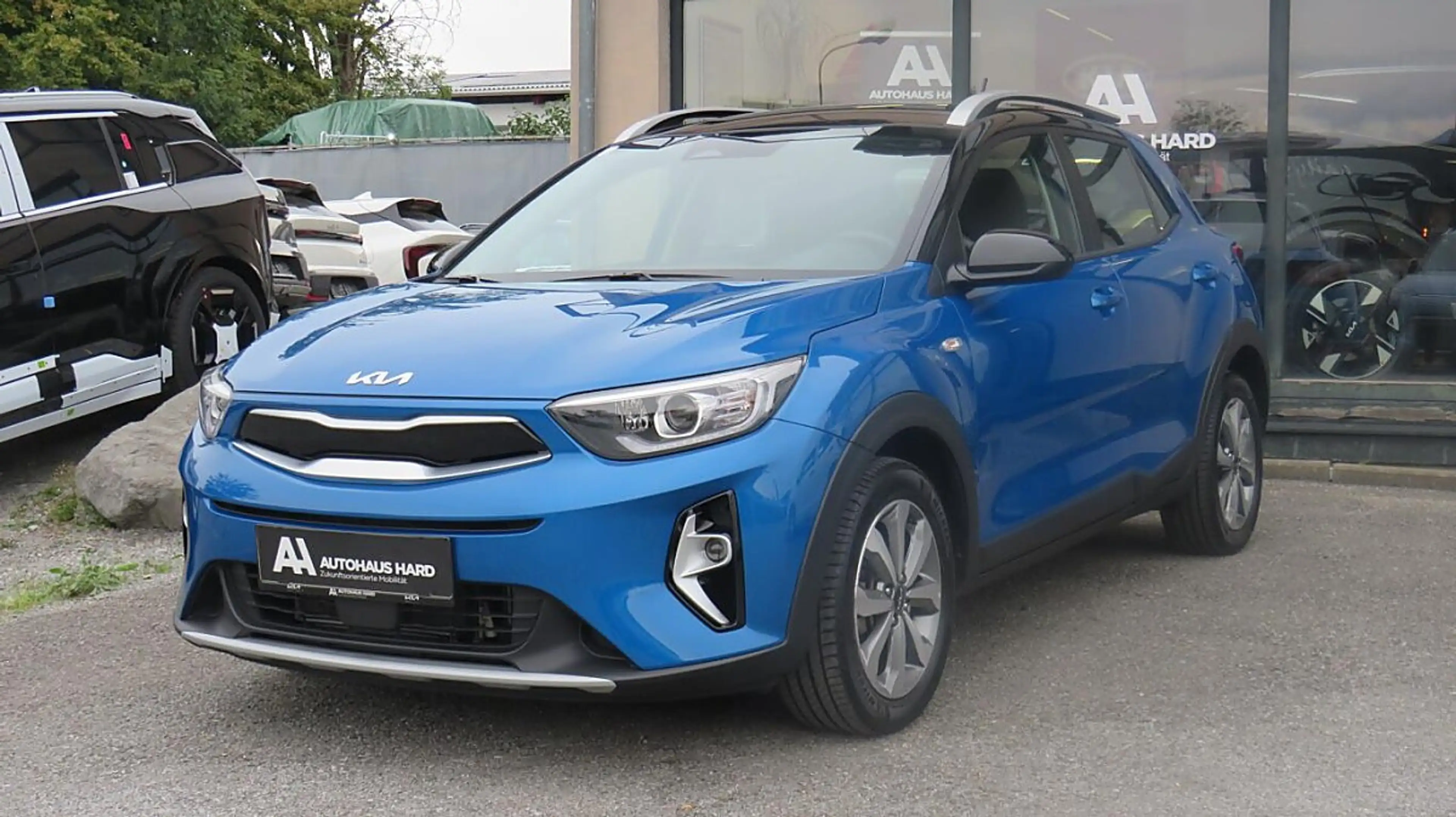 Kia Stonic 1,0 TGDI GPF ISG Silber MT6 | Erstbesitz | Serv... — photo 2