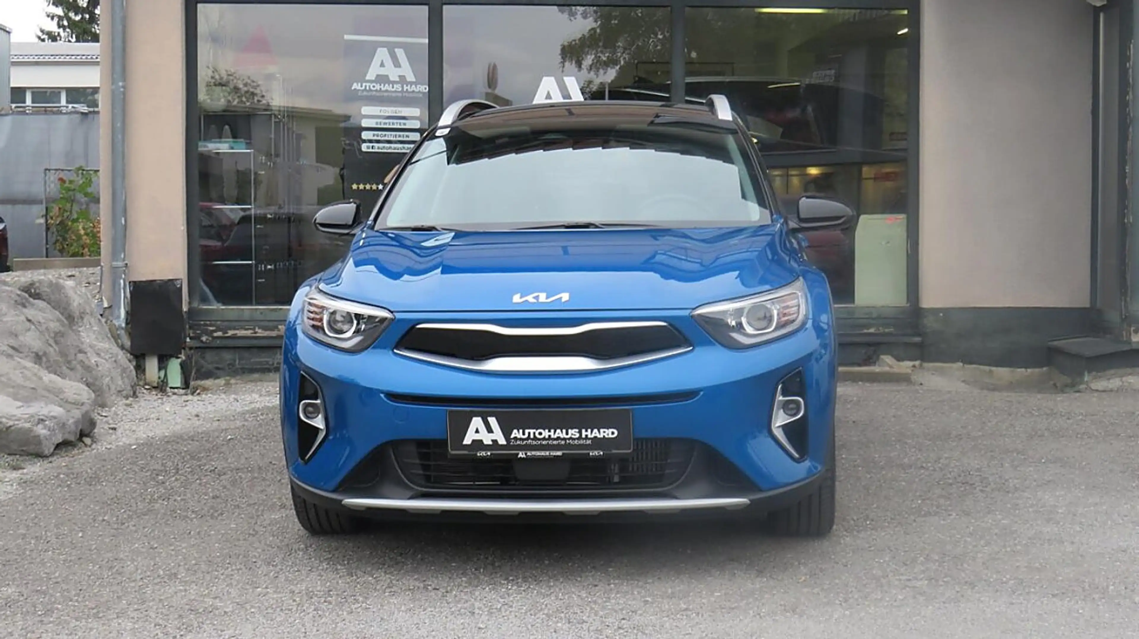 Kia Stonic 1,0 TGDI GPF ISG Silber MT6 | Erstbesitz | Serv... — photo 3
