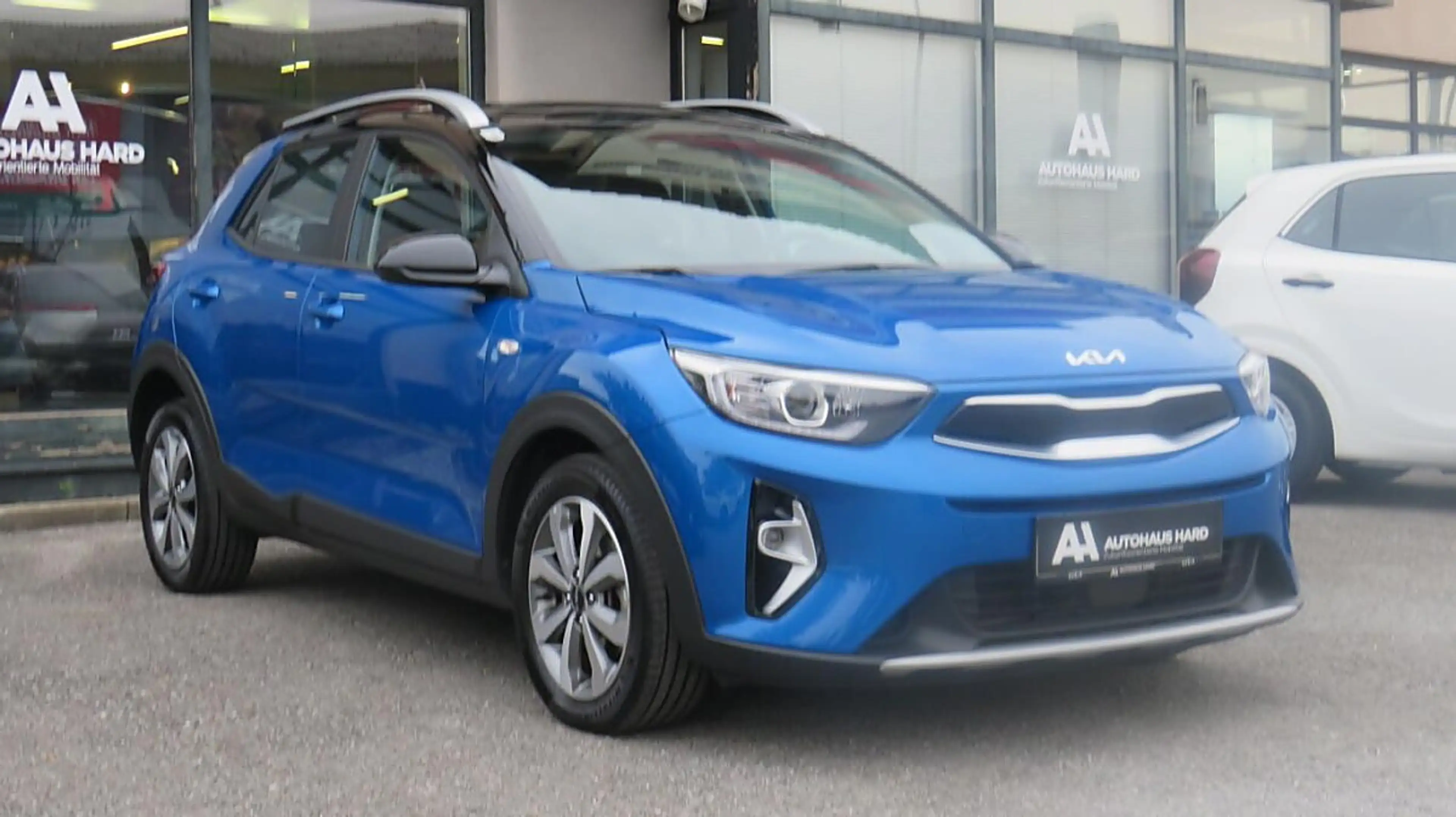 Kia Stonic 1,0 TGDI GPF ISG Silber MT6 | Erstbesitz | Serv... — photo 4