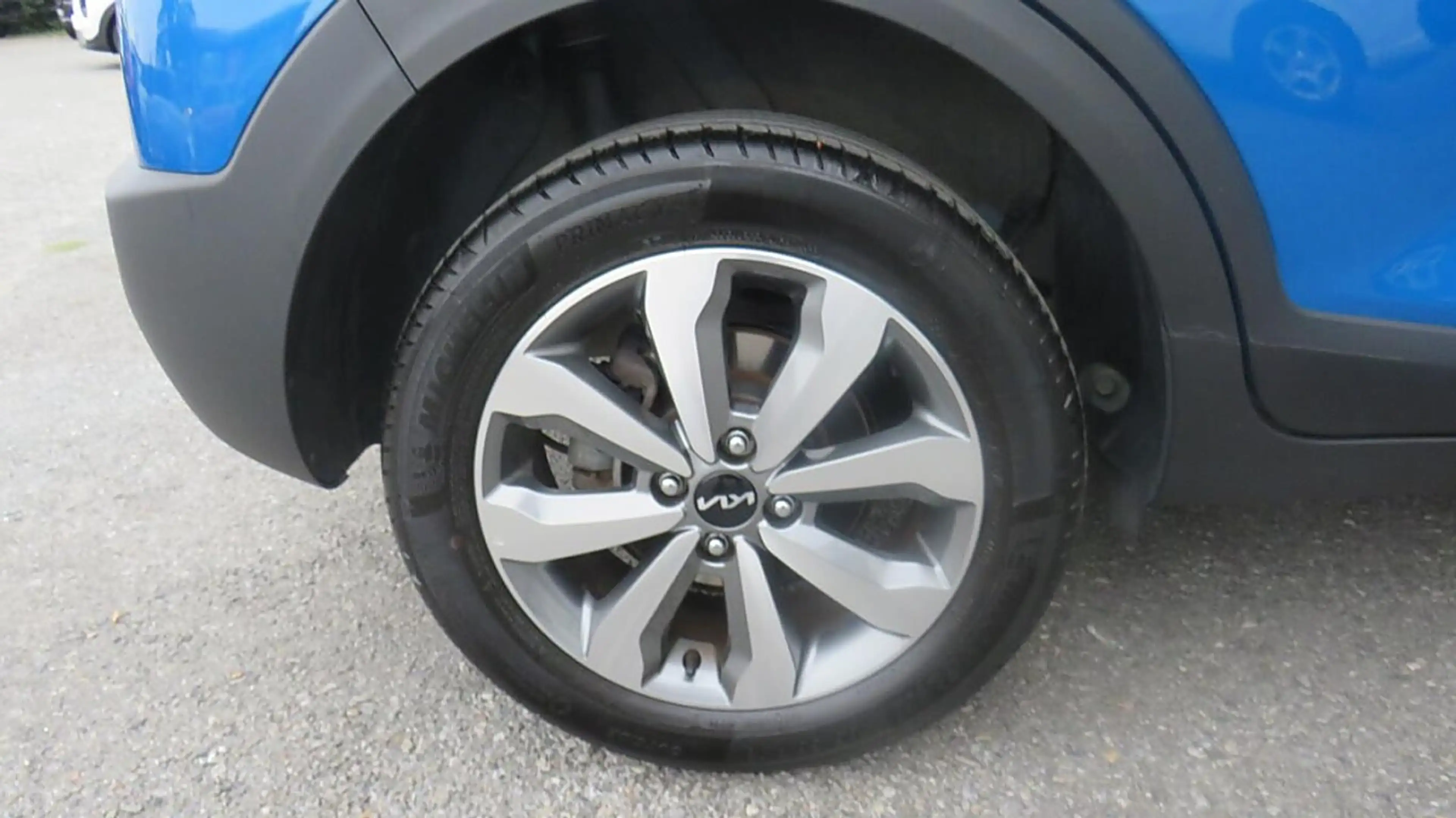 Kia Stonic 1,0 TGDI GPF ISG Silber MT6 | Erstbesitz | Serv... — photo 10
