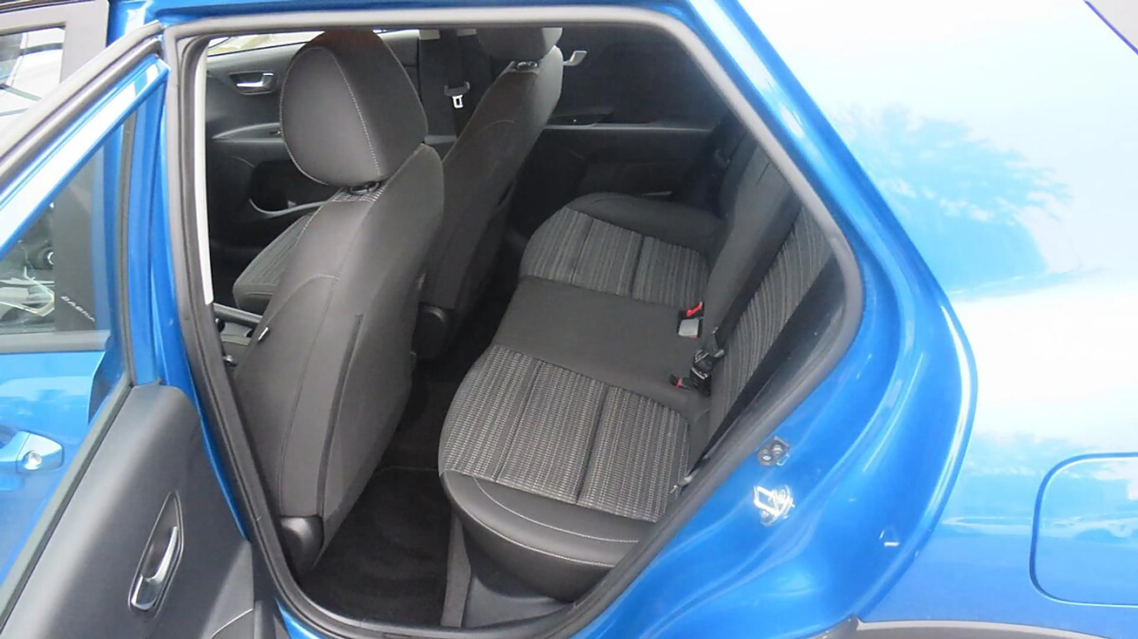 Kia Stonic 1,0 TGDI GPF ISG Silber MT6 | Erstbesitz | Serv... — photo 14