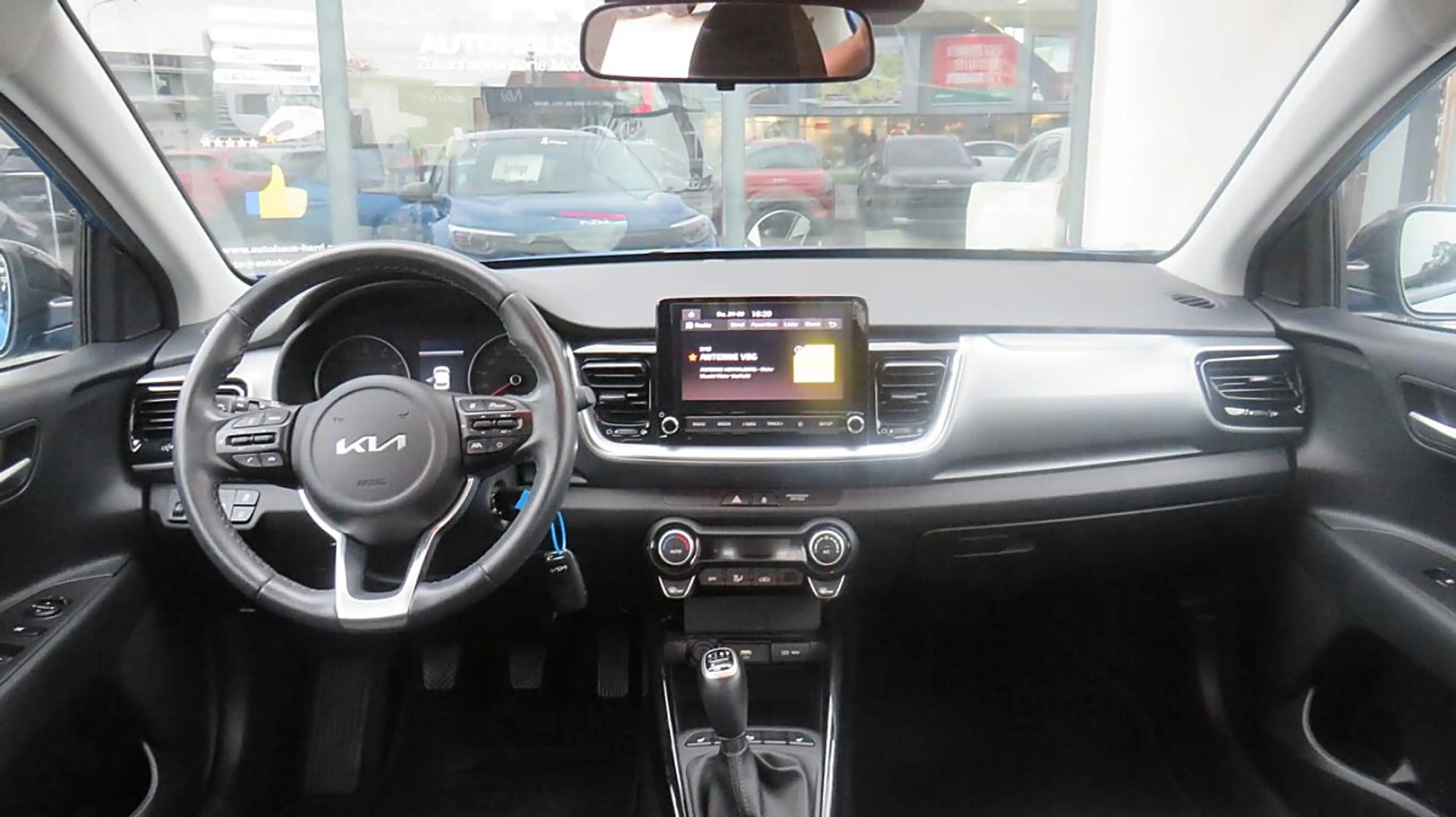 Kia Stonic 1,0 TGDI GPF ISG Silber MT6 | Erstbesitz | Serv... — photo 11