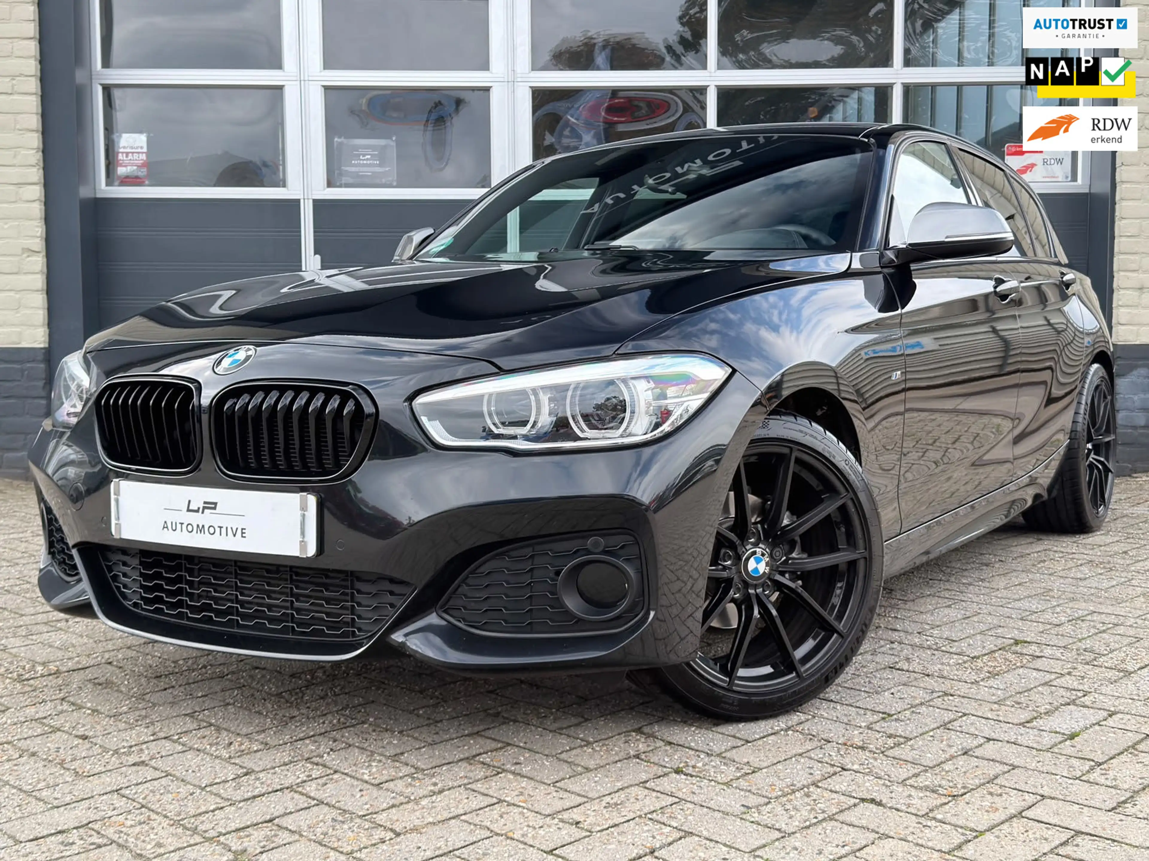 BMW 118 1-serie 118i High Exe. / M-pakket / NL-auto / Carp