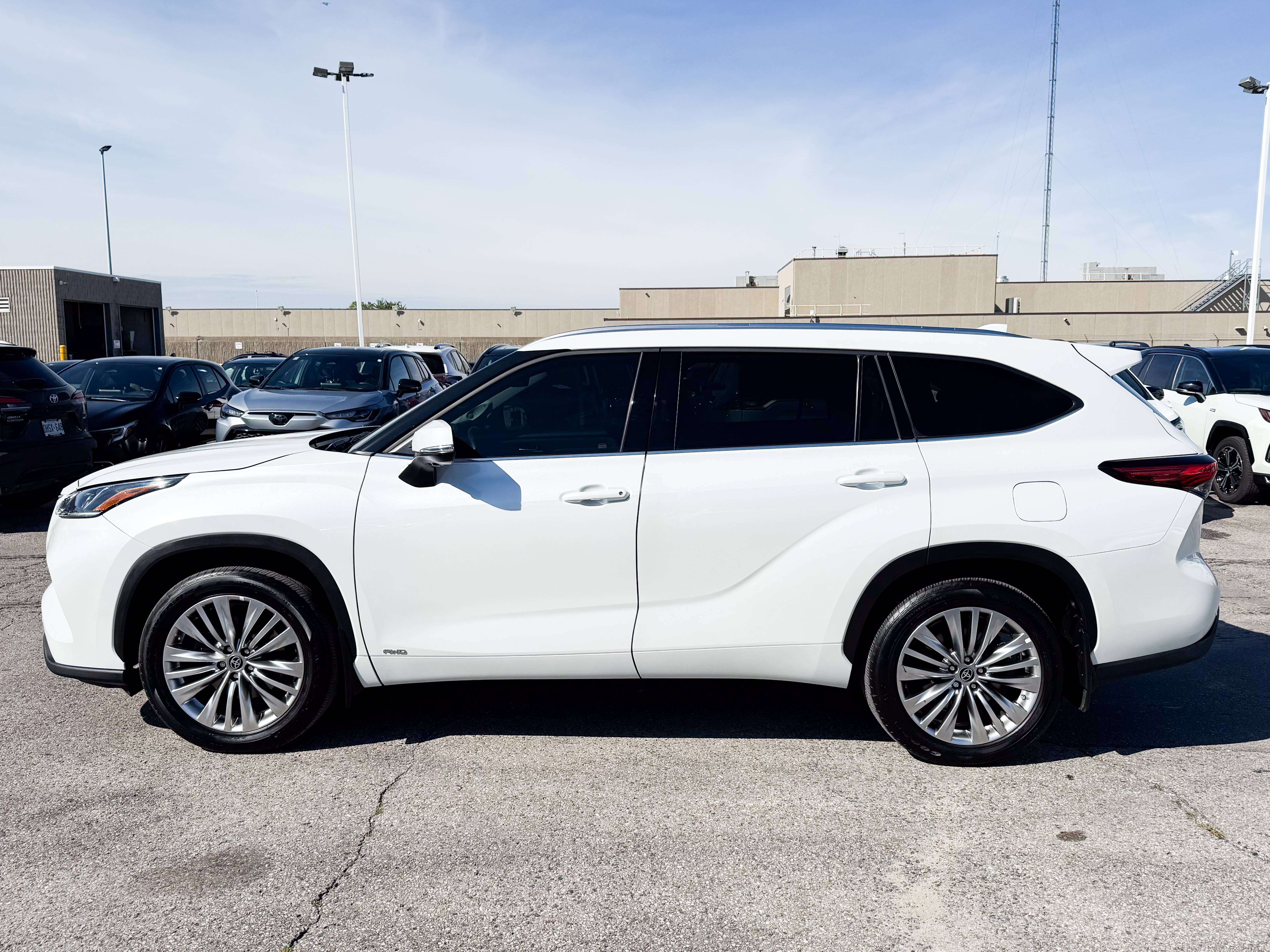 2023 Toyota Highlander Platinum Package — снимка 1