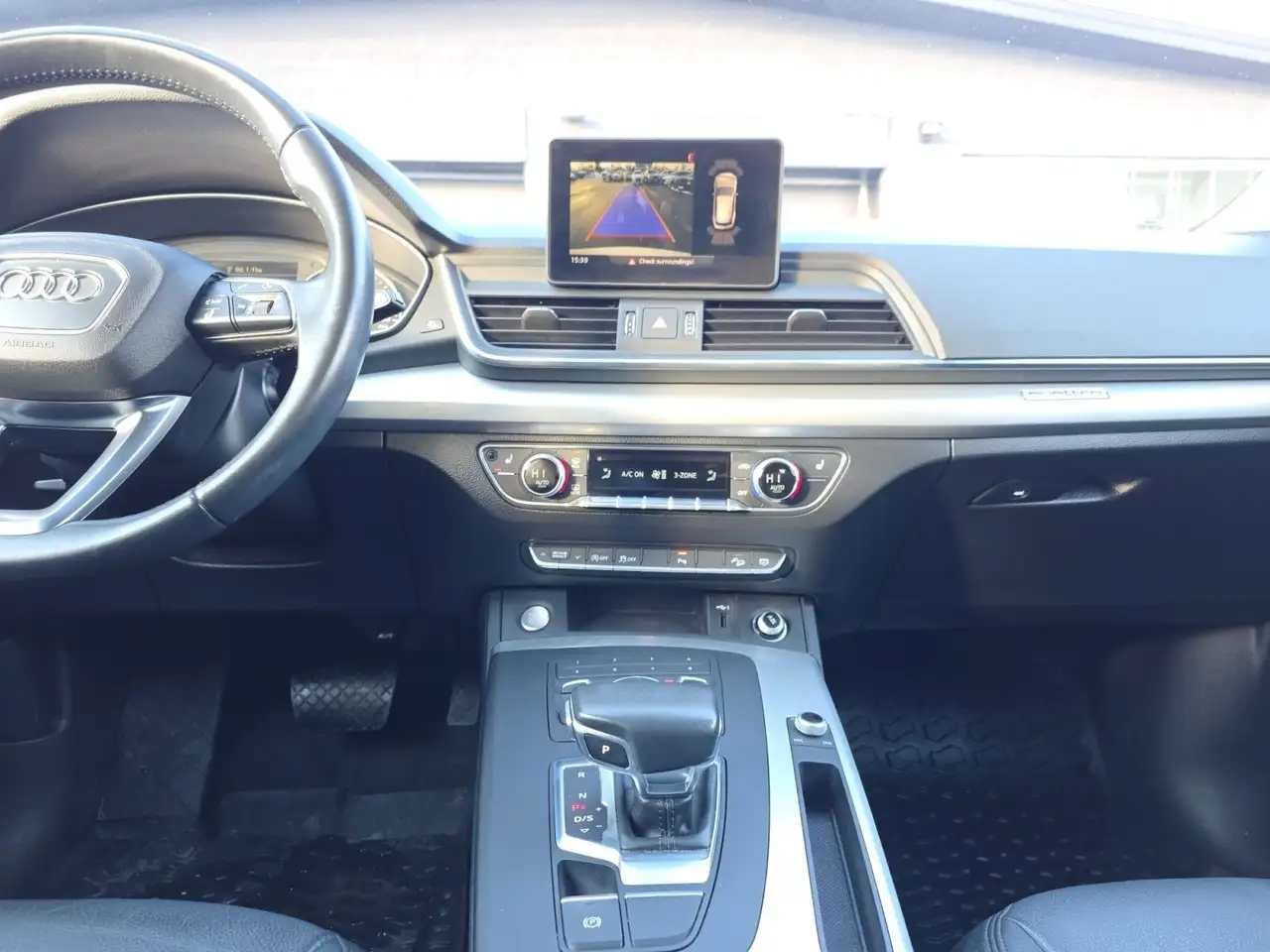 Audi Q5 снимка Audi Q5