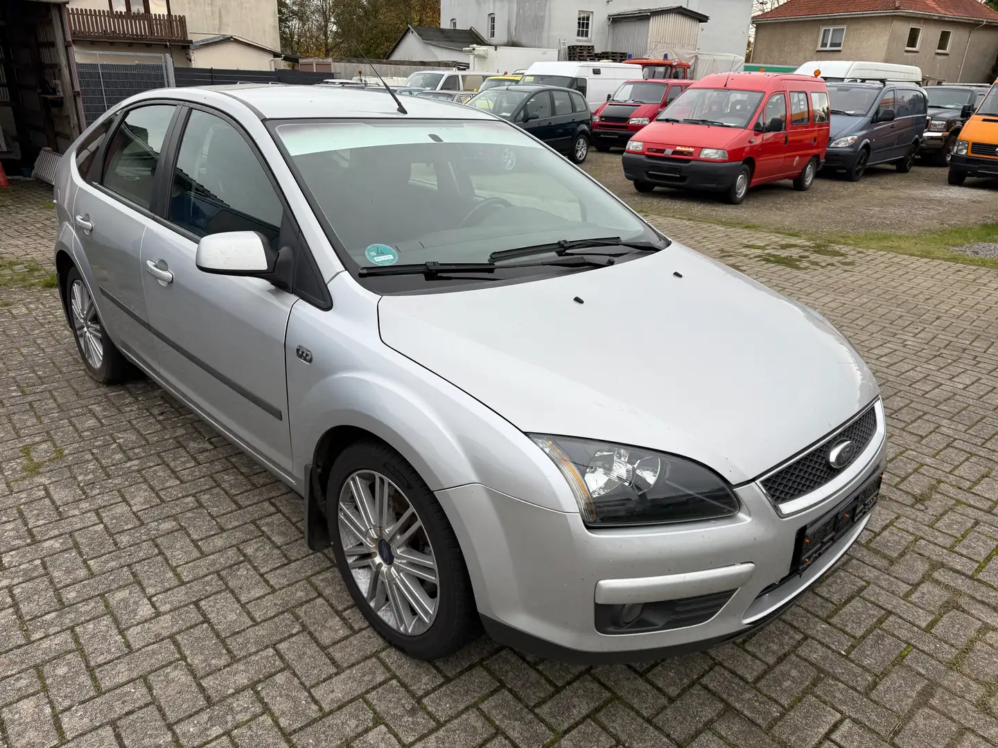 Ford Focus 2.0 16V Sport *Kupplungspedal liegt am Boden!* Plateado - 1