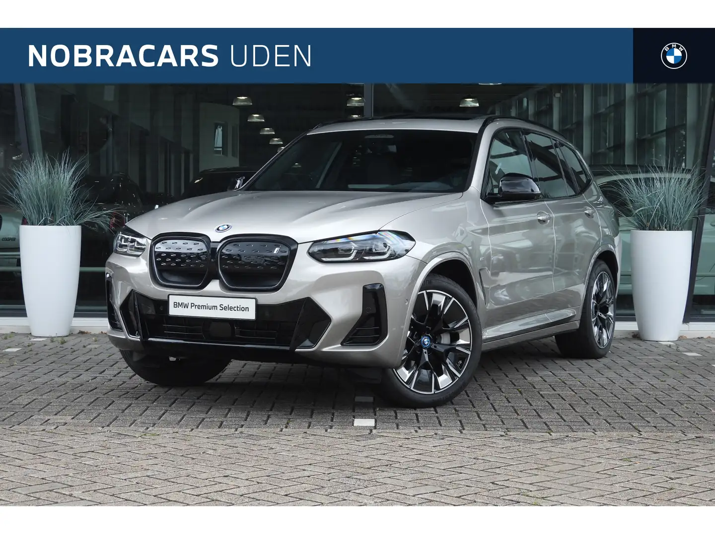 BMW iX3 High Executive / Trekhaak / Sportstoelen / Adaptie Ezüst - 1